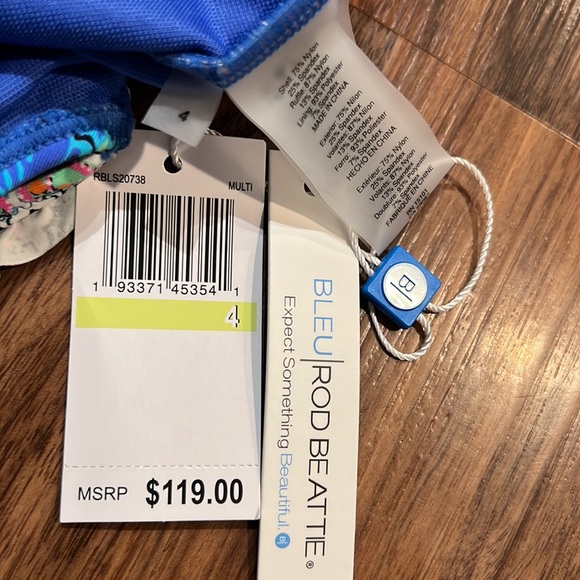 Rod Bleu Beattie Paisley Off the Shoulder - Picture 16 of 16